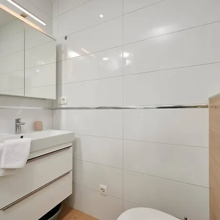 דירה Luxury Giovanni With Pool