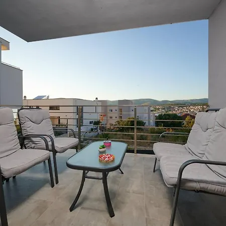 דירה Luxury Giovanni With Pool טרוגיר